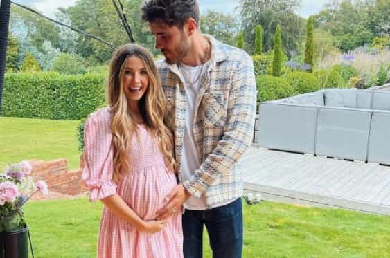 YouTuber Zoe Sugg welcomes baby girl with Alfie Deyes YouTuber Zoe Sugg welcomes baby girl with Alfie Deyes