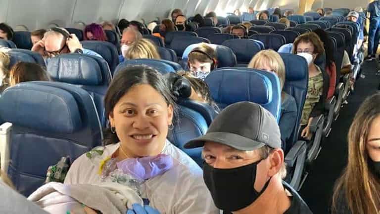 Plane passenger that didn’t know she was pregnant gives birth on plane