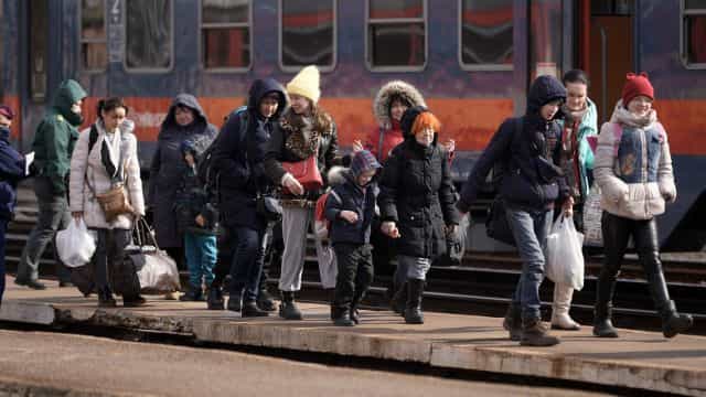 Government approves €400 monthly payment for households who take in Ukrainian refugees