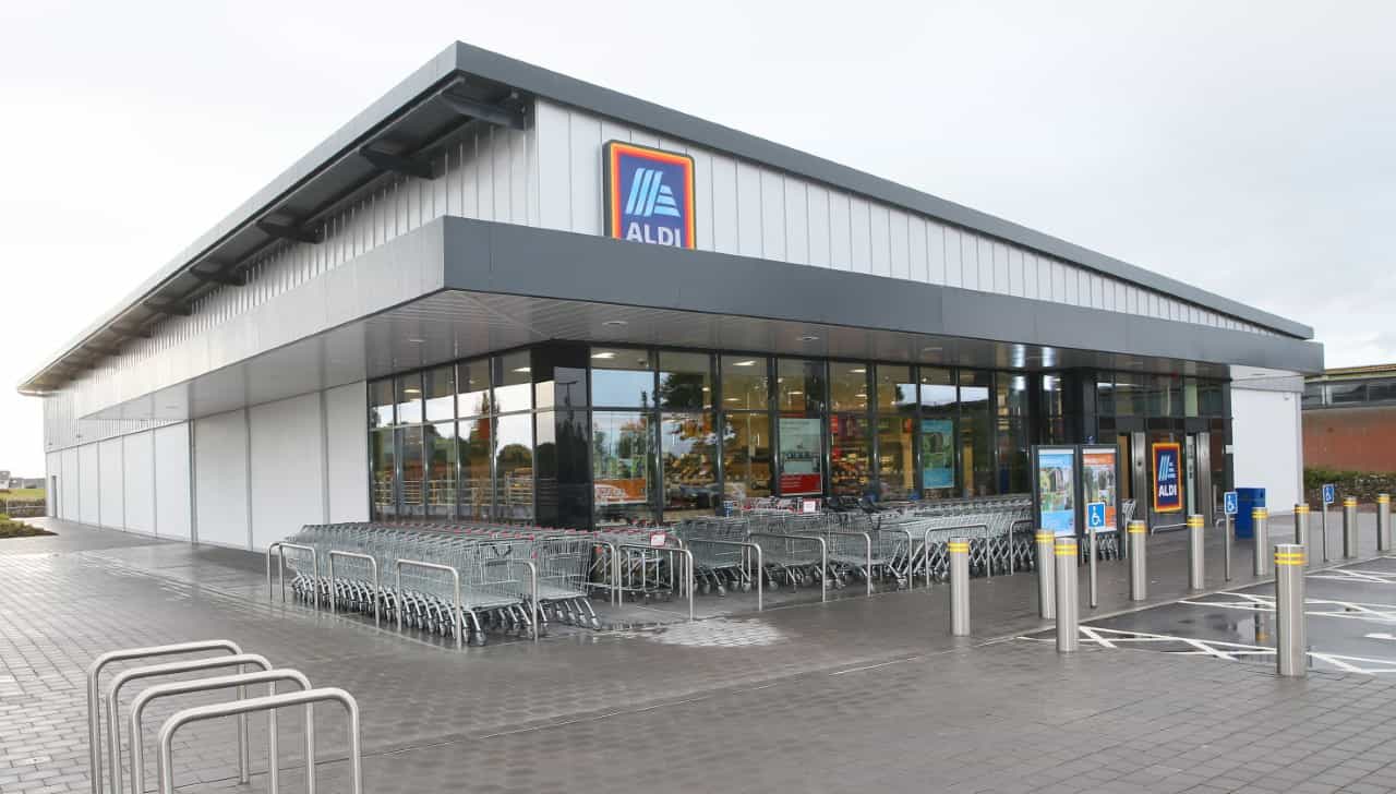 Bowel cancer signs to be displayed on packs of toilet roll in Aldi