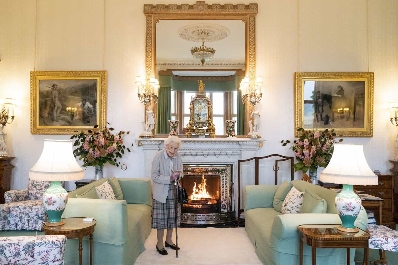 Queen Elizabeth under medical supervision as doctors “concerned” for her health