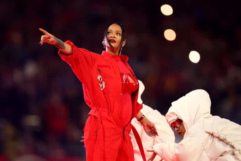 Rihanna announces her pregnancy during Super Bowl performance Rihanna announces her pregnancy during Super Bowl performance