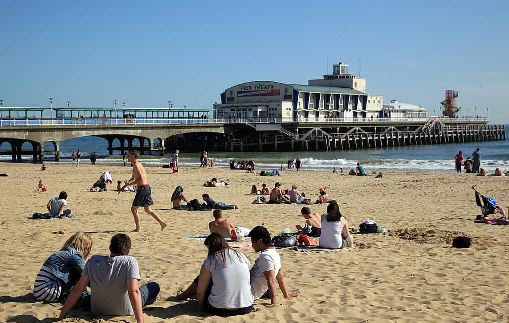 Boy (12) and girl (17) die following ‘major incident’ at Bournemouth beach