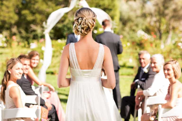 Woman cancels wedding after guests refused to pay €1000 to attend