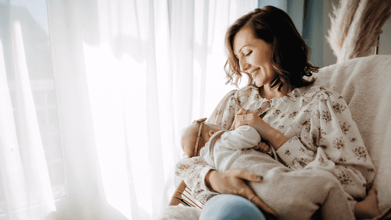 Things to know about alcohol and breastfeeding this party season