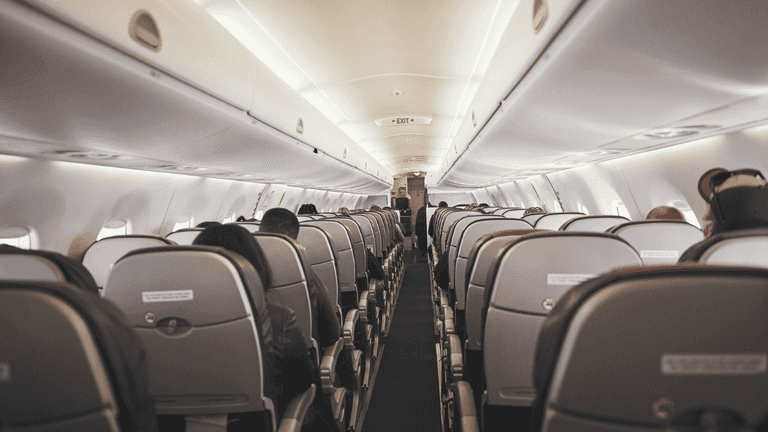 ‘Am I wrong for not giving up my airplane seat to a pregnant woman?’ ‘Am I wrong for not giving up my airplane seat to a pregnant woman?’