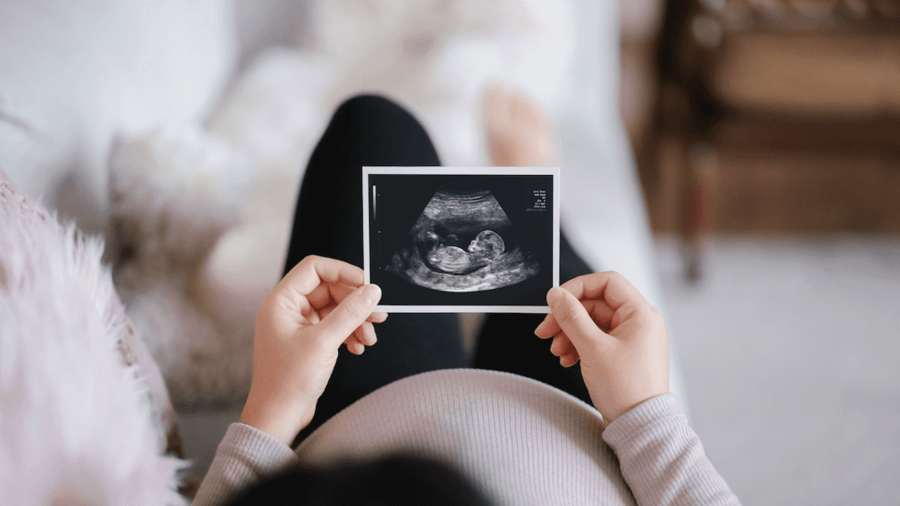 Expectant mum shocked after she loses job a day after announcing pregnancy