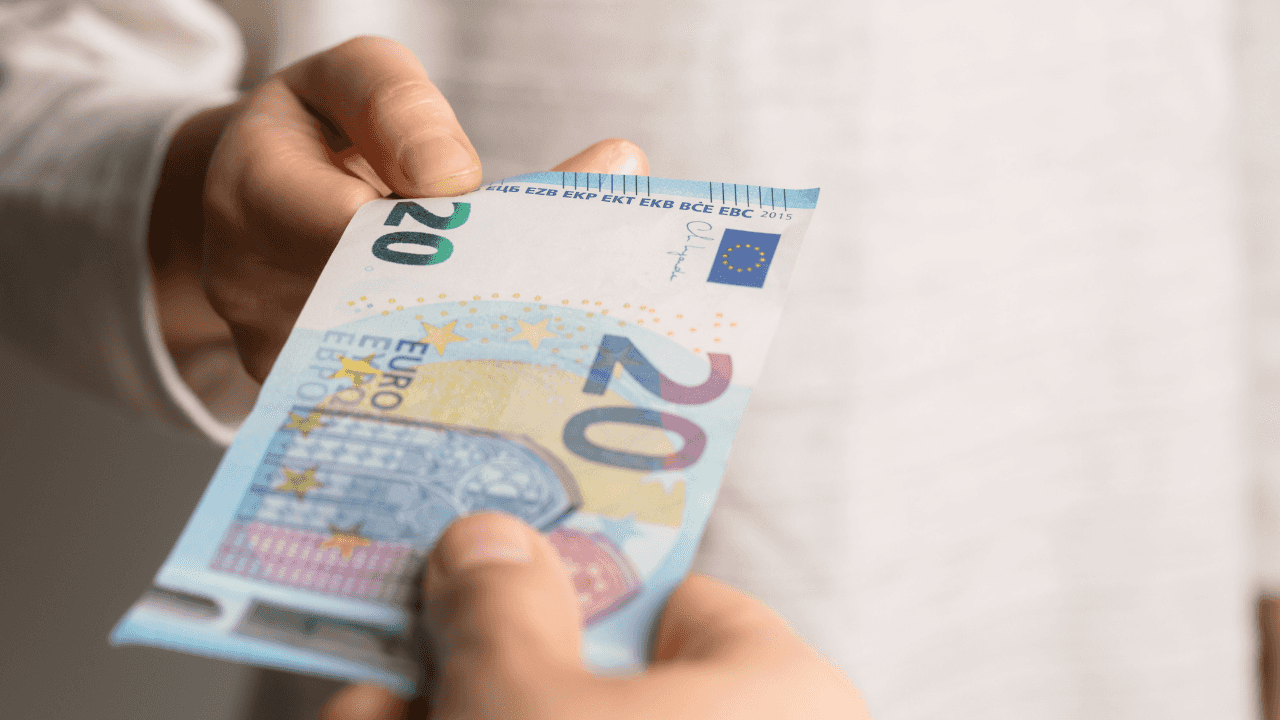 Child benefit payment won’t be backdated, Heather Humphreys confirms