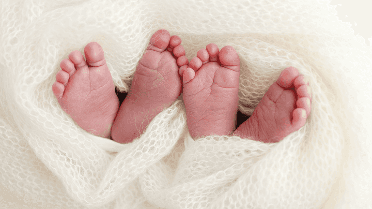 Mum who didn’t know she was pregnant gives birth to twins