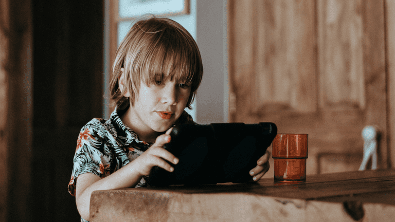 ‘One of the saddest sights’ — Kirstie Allsop kicks off major debate about kids using iPads ‘One of the saddest sights’ — Kirstie Allsop kicks off major debate about kids using iPads