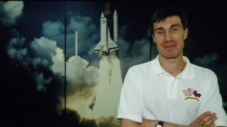 Astronaut stranded in space for 311 days after his country stopped existing while he was in orbit Astronaut stranded in space for 311 days after his country stopped existing while he was in orbit