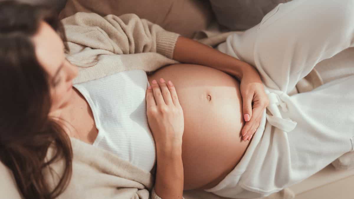 Women should wait one year between giving birth and getting pregnant, says study