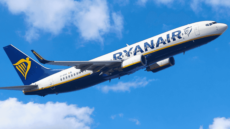 Ryanair asks passengers to stop wearing popular clothing item on flights