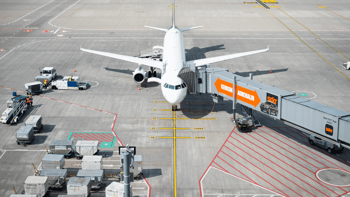 Major European airport cancels all flights with 60,000 passengers affected