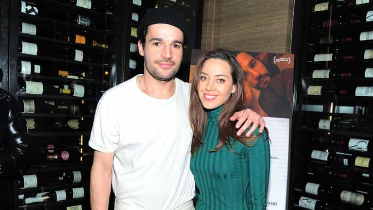 Aubrey Plaza expecting first child