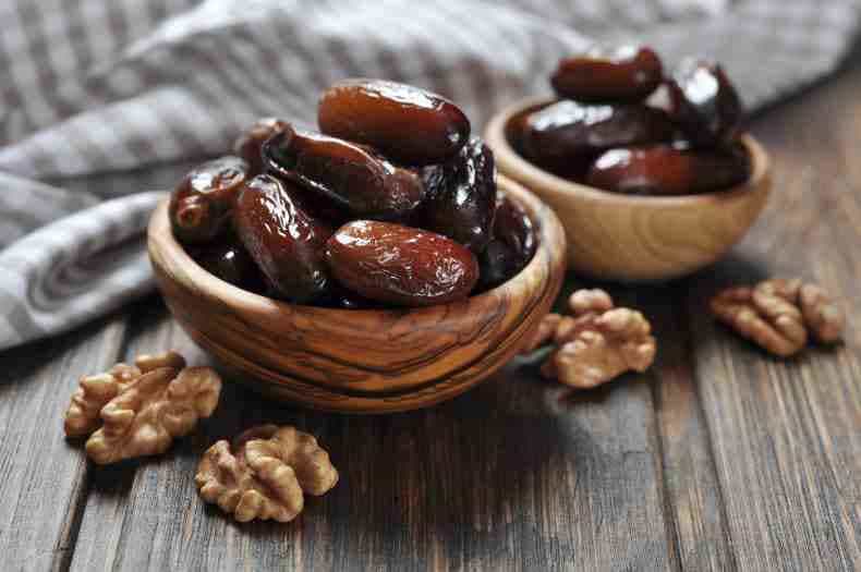 2 ingredient healthy energy bars for the littlies (and your morning cuppa)