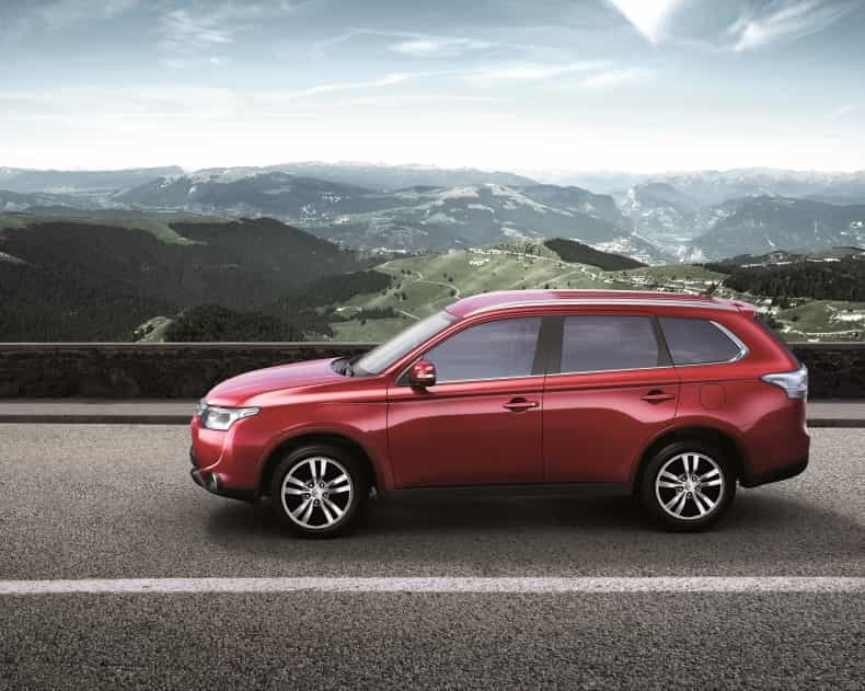 Motor Mouth: HerFamily.ie Editor Sive O’Brien test drives the new Mitsubishi Outlander