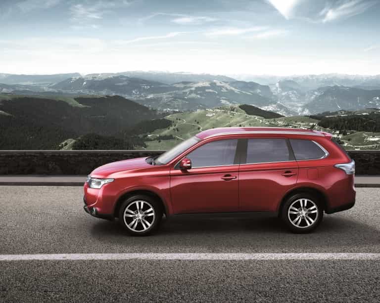 Motor Mouth: HerFamily.ie Editor Sive O’Brien test drives the new Mitsubishi Outlander
