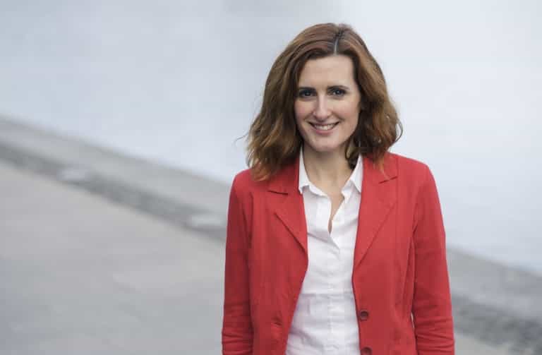 Meet the Mumpreneurs: Miriam Devitt, Actor and Owner of SuperHands Baby Sign Courses