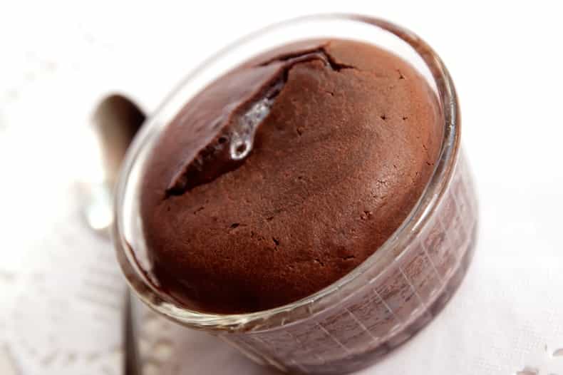 This molten chocolate lava cake is WAY too easy to make (and eat)