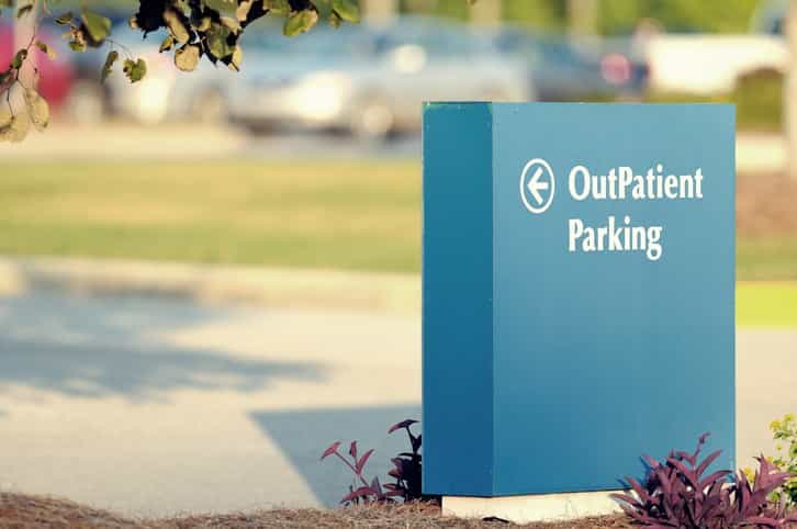 Does more need to be done about the lack of parking at maternity hospitals?