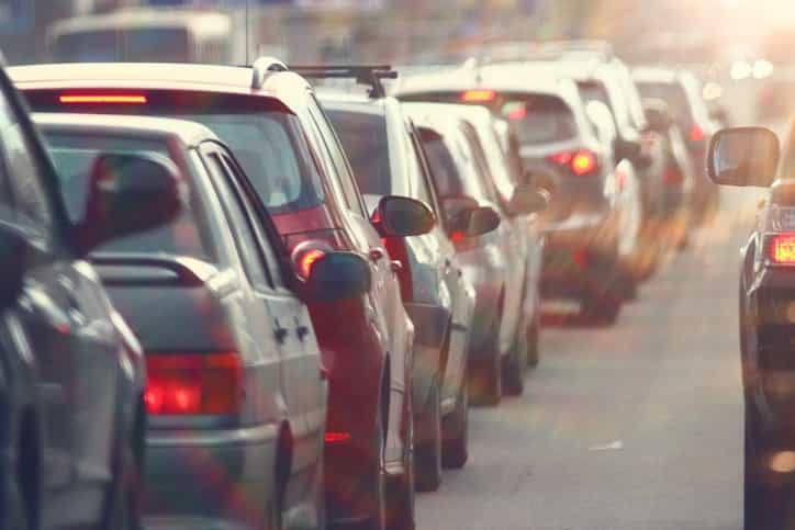 Workers with long commutes sleep less and are more likely to be obese