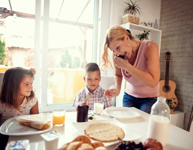THIS is the number one dinnertime challenge for parents… THIS is the number one dinnertime challenge for parents…