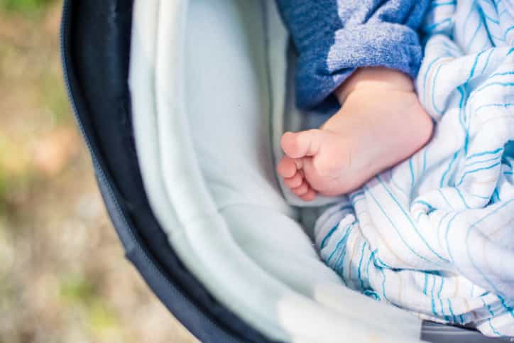 This mum is FED UP with people commenting on her child’s bare feet This mum is FED UP with people commenting on her child’s bare feet