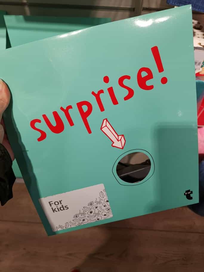I bought a €3 TIGER kids surprise bag today and this was what was inside