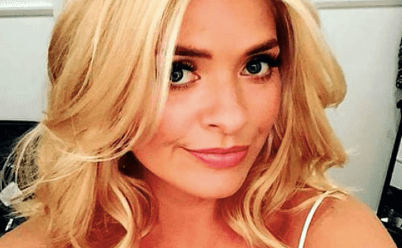 Holly Willoughby wore a gorgeous Whistles dress this morning, but it’s SO expensive Holly Willoughby wore a gorgeous Whistles dress this morning, but it’s SO expensive
