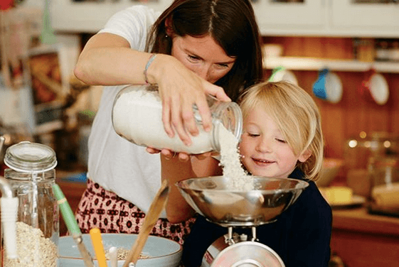 Jamie Oliver’s 8-year-old just released his first cooking video – and the actual cuteness