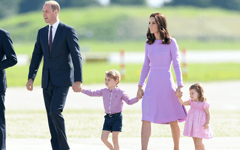 The Cambridge family Christmas Card is here and it’s seriously adorable (LOOK at Prince Louis) The Cambridge family Christmas Card is here and it’s seriously adorable (LOOK at Prince Louis)