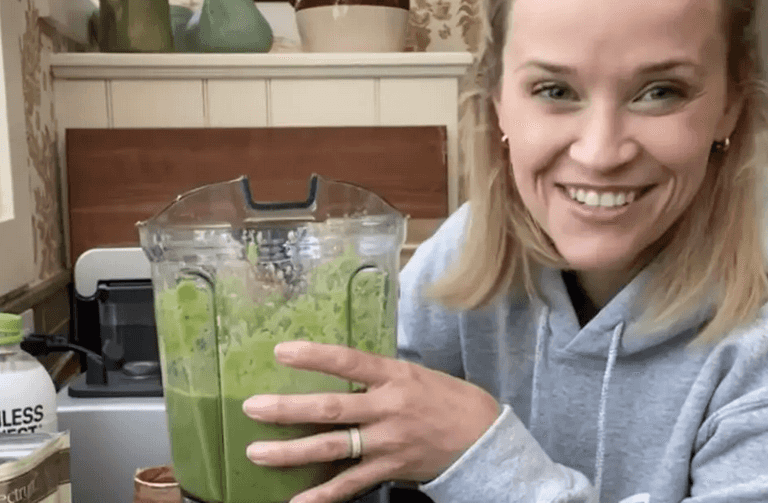 Reese Witherspoon drinks the same smoothie every single morning – and here’s why Reese Witherspoon drinks the same smoothie every single morning – and here’s why