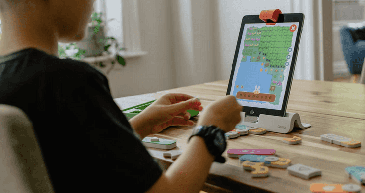 Spending three hours a day in front of a screen has ‘detrimental effect’ on children’s mental health Spending three hours a day in front of a screen has ‘detrimental effect’ on children’s mental health