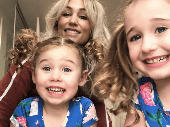Mum puts kids to bed in next day’s clothes, says it “works wonders”