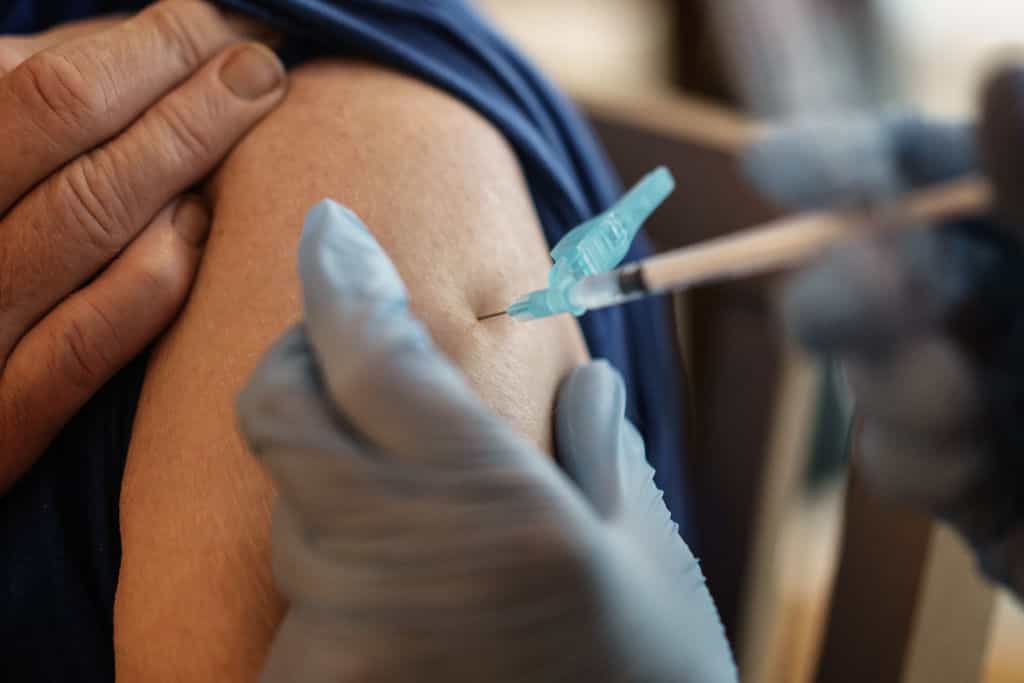 Nursing home staff refusing Covid-19 vaccine is “inexcusable”, says HSE chief