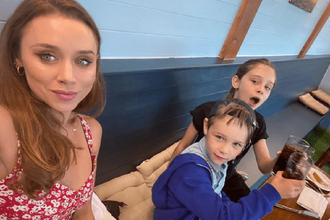 Una Healy’s children will spend Christmas with their dad in America
