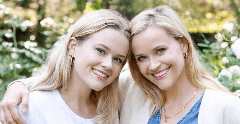 Reese Witherspoon and her daughter continue to look the same