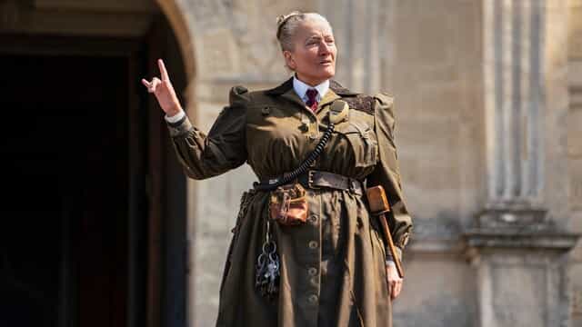 Emma Thompson’s “fat suit” in Matilda sparks heated debate Emma Thompson’s “fat suit” in Matilda sparks heated debate