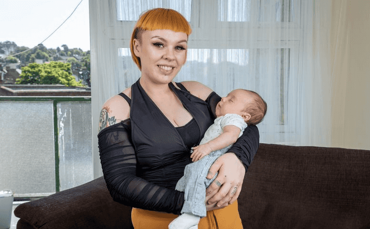Woman welcomes baby boy after artificially inseminating herself with €30 at-home kit
