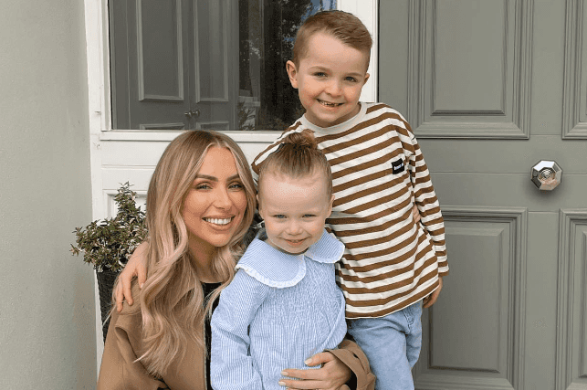 Rosie Connolly rocks pink dress as she celebrates son’s Holy Communion Rosie Connolly rocks pink dress as she celebrates son’s Holy Communion