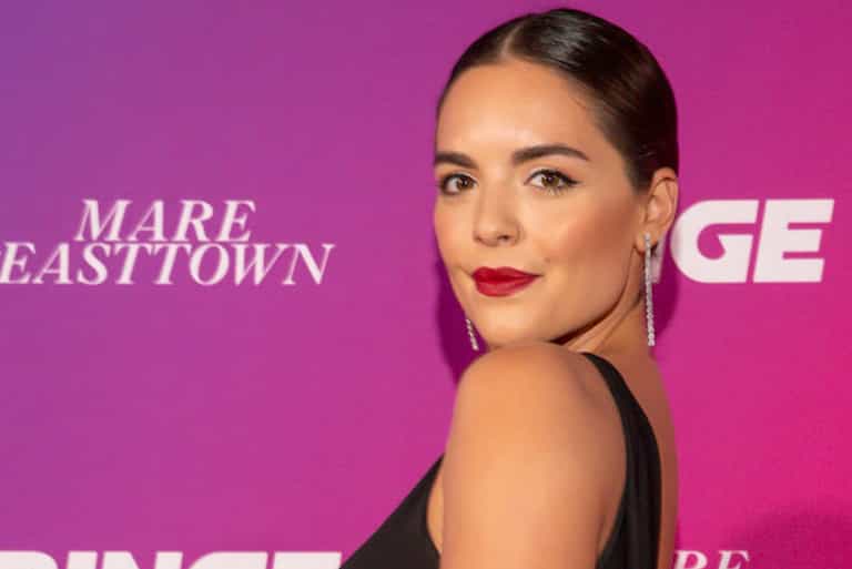 ‘Your heart breaks in two’: Neighbours actress Olympia Valance heartbroken after miscarrying twins ‘Your heart breaks in two’: Neighbours actress Olympia Valance heartbroken after miscarrying twins