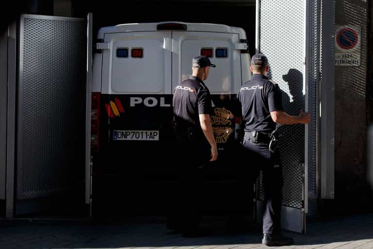 Irish mum arrested after reportedly abandoning her little girl during ‘drunken holiday’