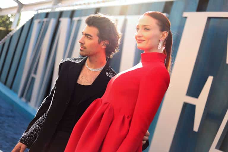 Sophie Turner shares letter proving she and Joe Jonas planned UK move before divorce