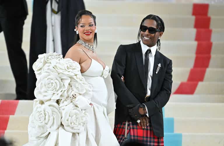Rihanna’s baby boy’s name has been revealed one month after his birth Rihanna’s baby boy’s name has been revealed one month after his birth