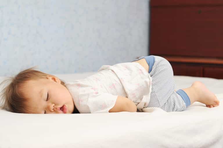 There’s a reason why babies love sleeping with their bum in the air and it’s adorable There’s a reason why babies love sleeping with their bum in the air and it’s adorable