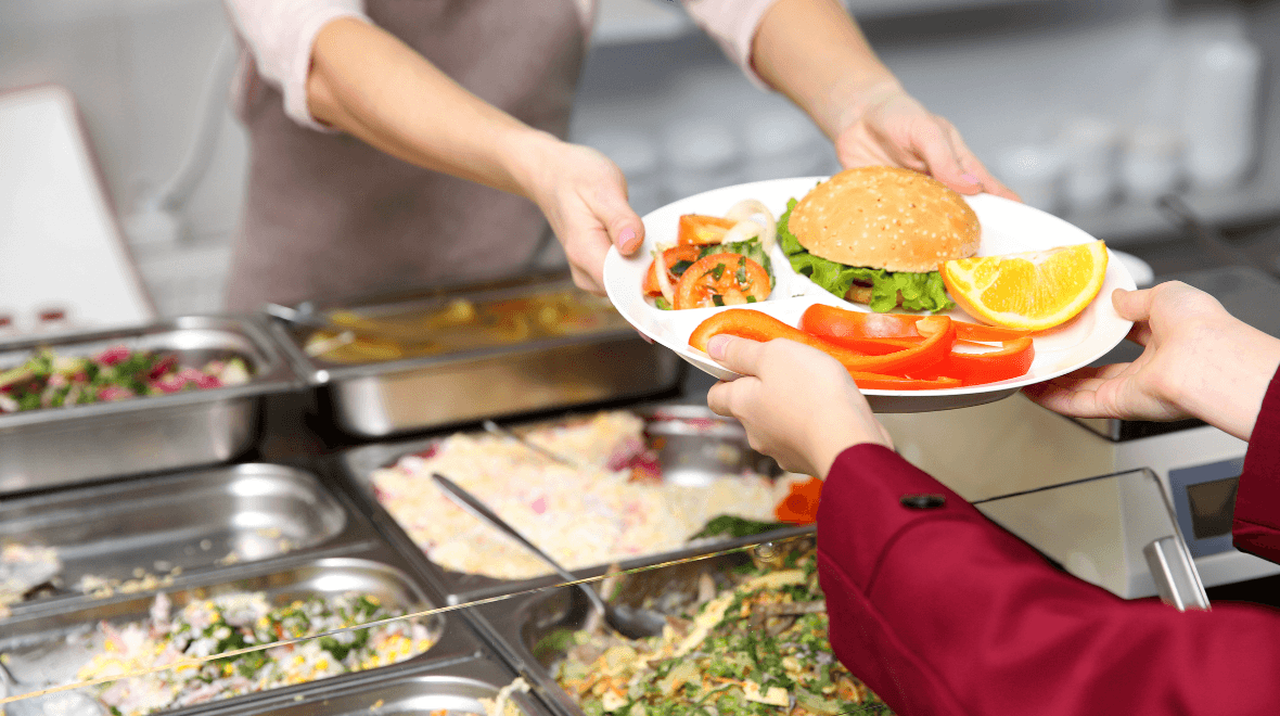 Minister McEntee welcomes new free meals programme for the summer holidays