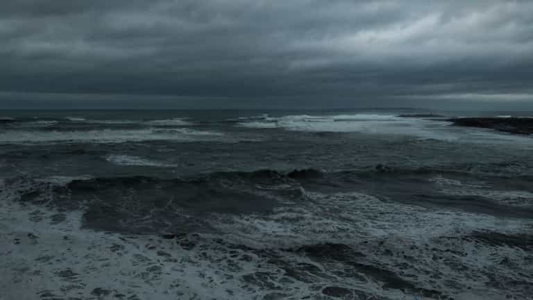 Exact date Storm Floris set to batter Ireland as Met Éireann issues Bank Holiday warning