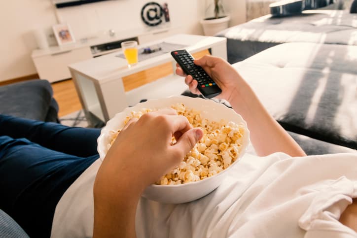 Teenagers more likely to suffer from back pain due to binge watching TV Teenagers more likely to suffer from back pain due to binge watching TV