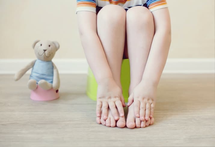Toilet-training toddler boys and girls: the same… but also very different Toilet-training toddler boys and girls: the same… but also very different